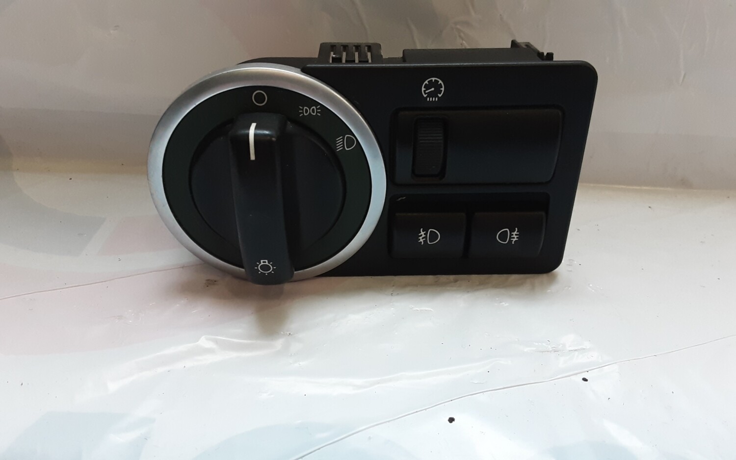 RANGE ROVER L322 HEADLIGHT SWITCH LRGYUD000161PUY