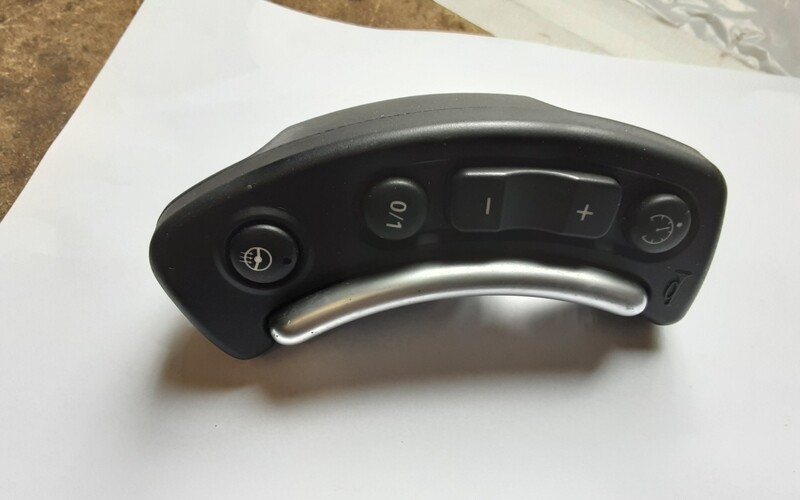 RANGE ROVER L322 STEERING WHEEL CONTROL SWITCH 6921655