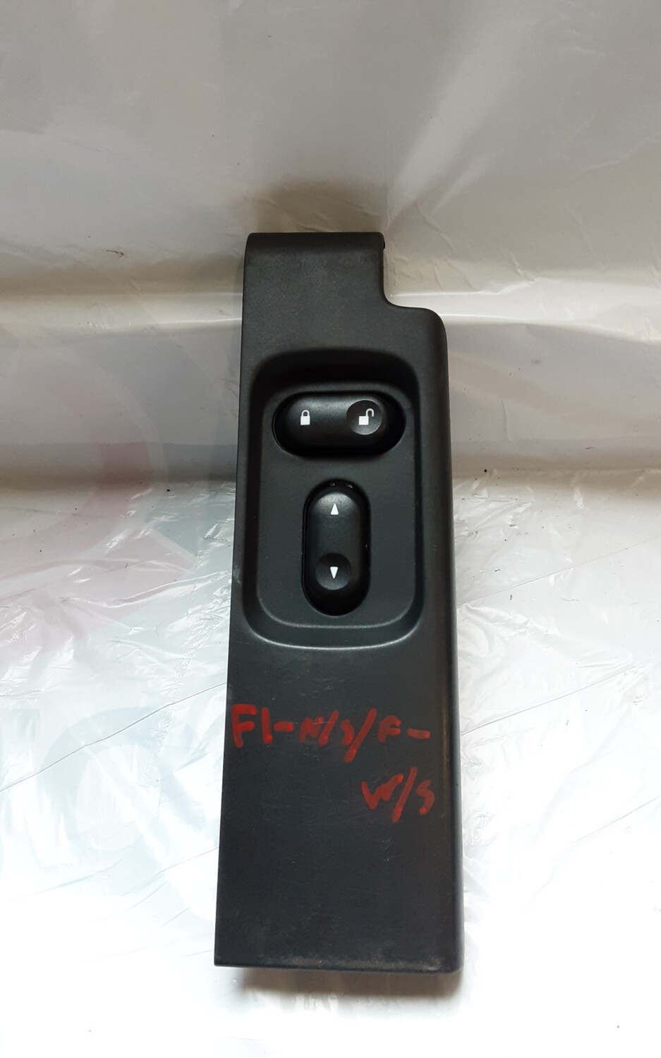 LAND ROVER FREELANDER 1 NSF WINDOW DOOR LOCK SWITCH EIP500250