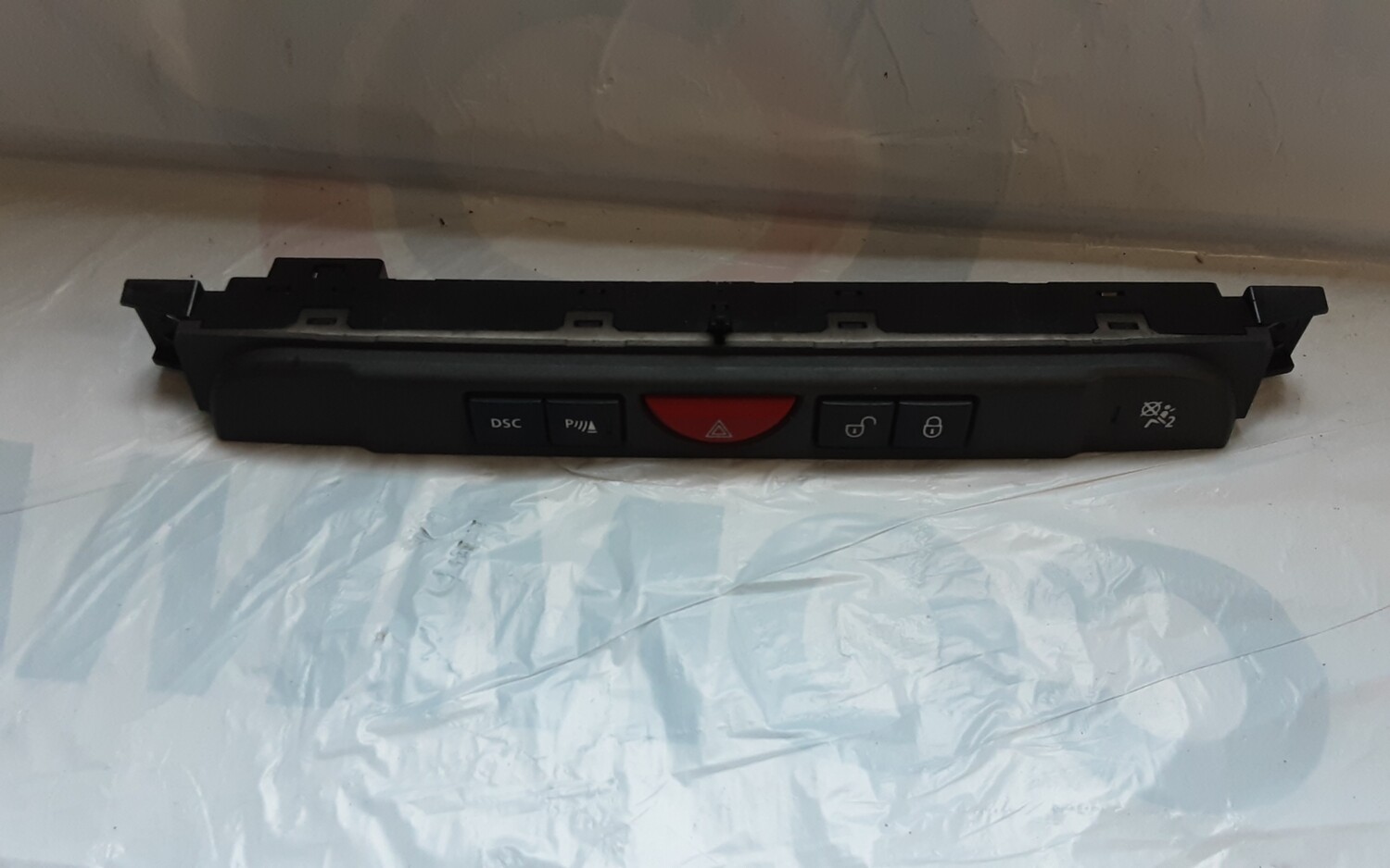 LAND ROVER DISCOVERY 3 HAZARD CENTRAL LOCKING PANEL YUL500400WUX