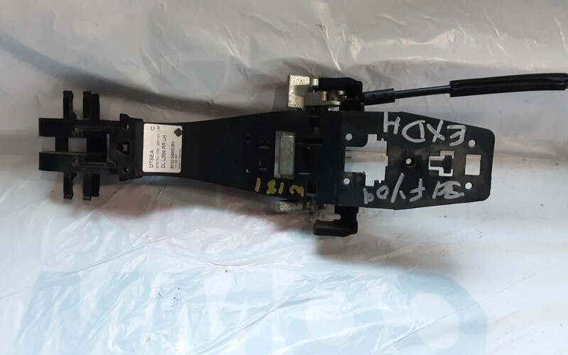LAND ROVER FREELANDER 2 NSR DOOR HANDLE CARRIER 6H52 24995 BH
