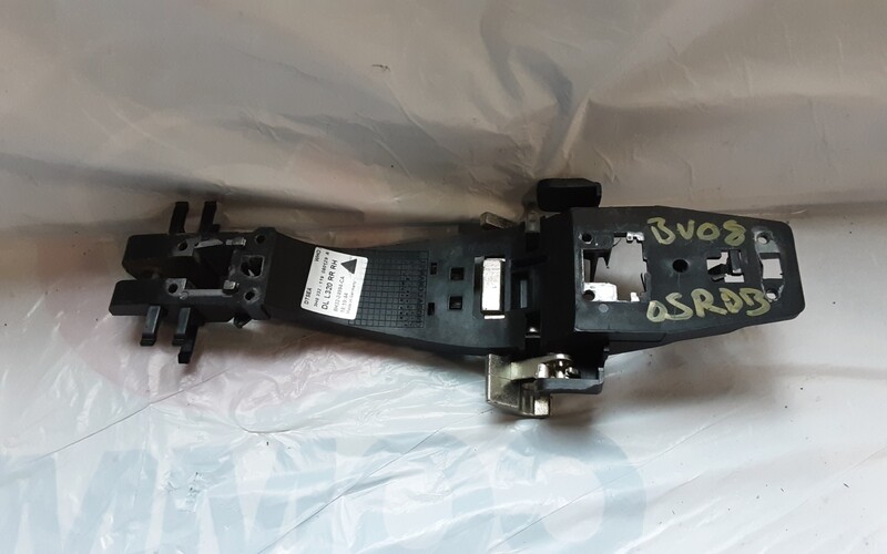 RANGE ROVER SPORT OSR DOOR HANDLE CARRIER 8H32 24994 CA