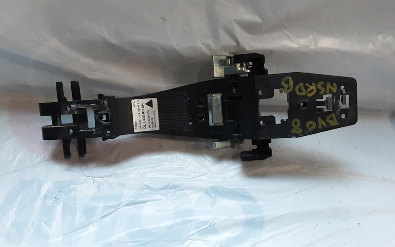 RANGE ROVER SPORT NSR DOOR HANDLE CARRIER 8H32 24995 CA