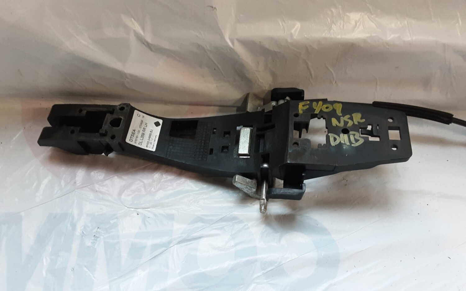 LAND ROVER FREELANDER 2 NSR DOOR HANDLE CARRIER 6H52 24995 BJ