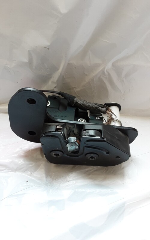 LAND ROVER DISCOVERY 3 REAR BOOT LATCH WITH SOLENOID
