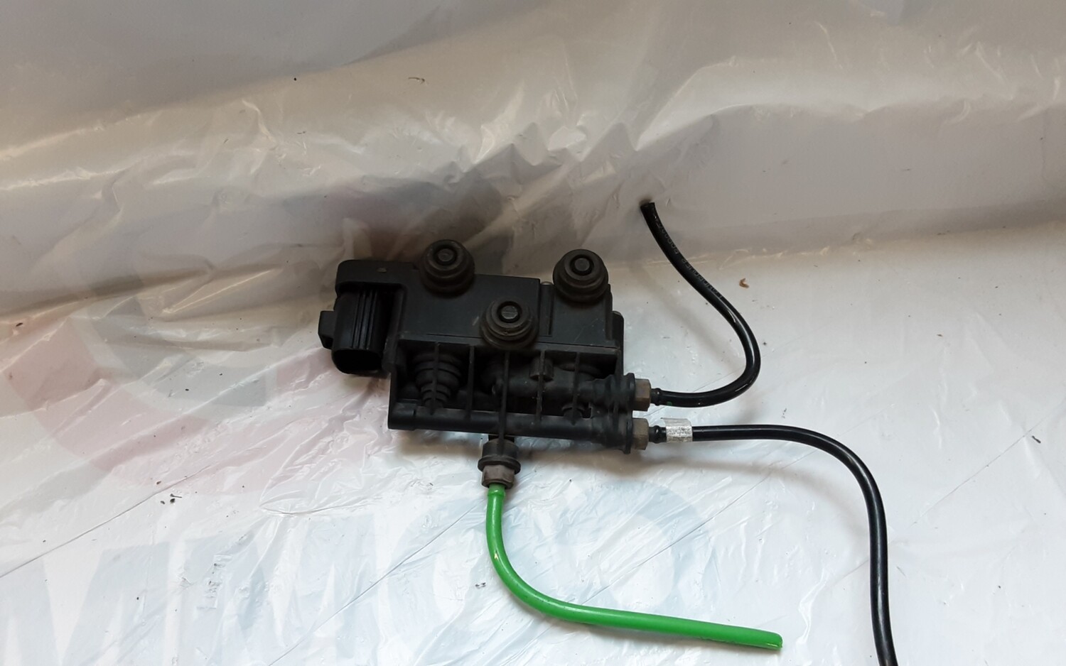 RANGE ROVER SPORT DISCOVERY 3 & 4 FRONT AIR SUSPENSION VALVE BLOCK RVH000095