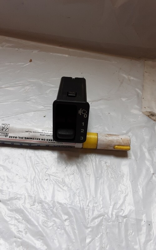 LAND ROVER FREELANDER 1 HEADLIGHT BEAM ADJUSTER YUT500010PUY