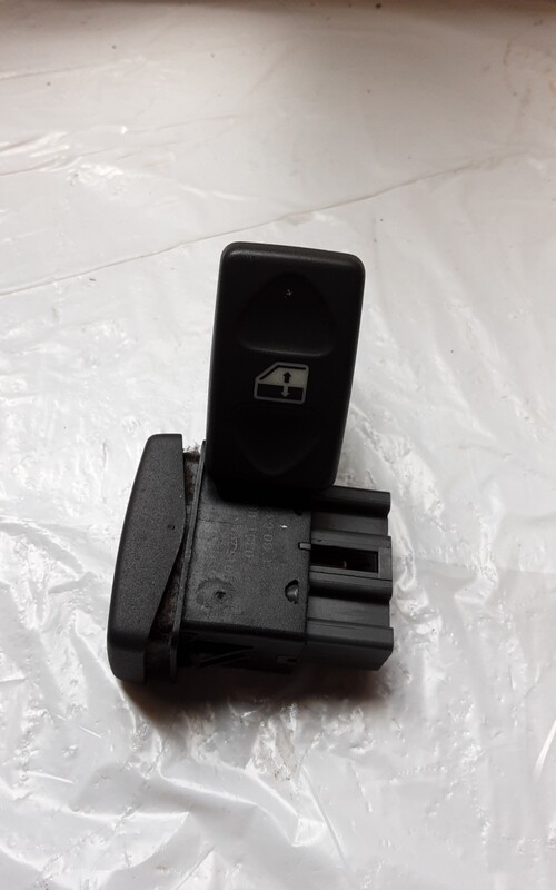 LAND ROVER DISCOVERY 2 REAR WINDOW SWITCH YUF101770LNF