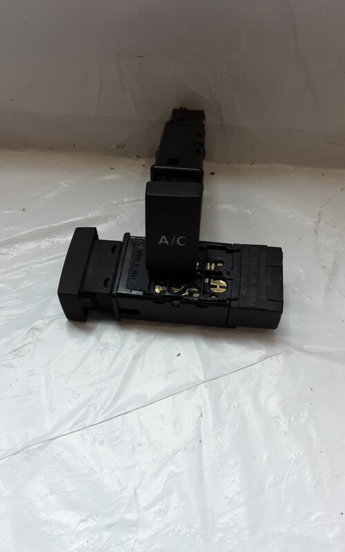 LAND ROVER FREELANDER 1 AIR CON ON/OFF SWITCH YUG500300PUY