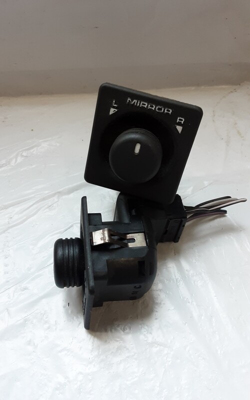 LAND ROVER FREELANDER 1 WING MIRROR ADJUST SWITCH AMR2498