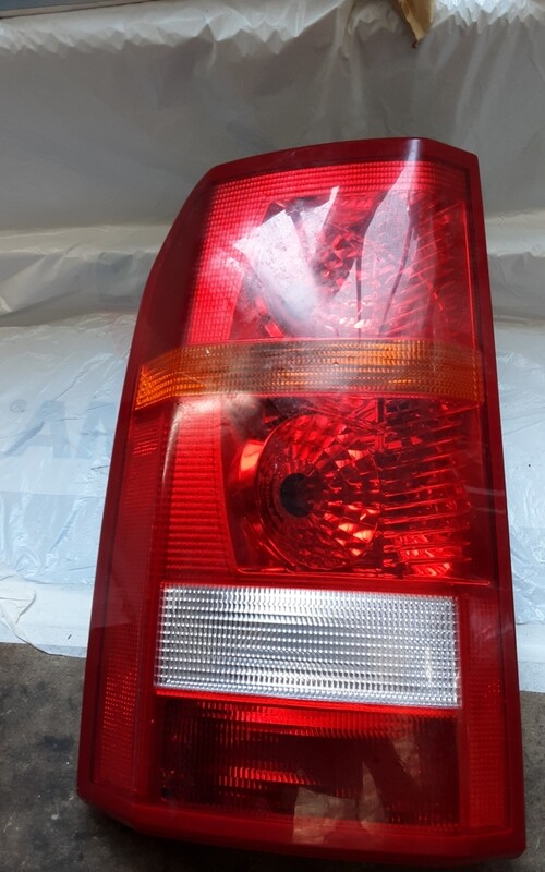 LAND ROVER DISCOVERY 4 NSR REAR LIGHT UNIT
