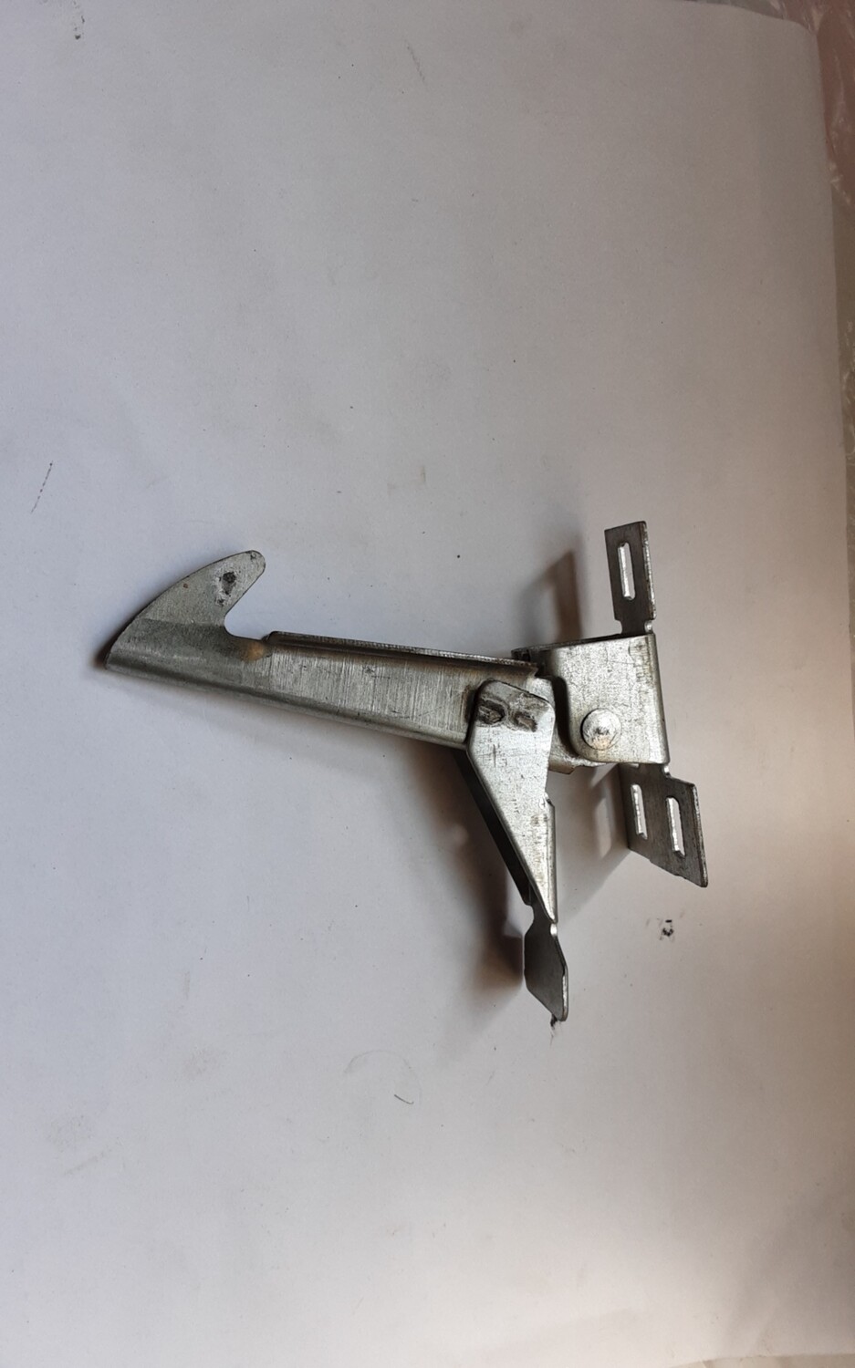 LAND ROVER DEFENDER BONNET CATCH MUC6457