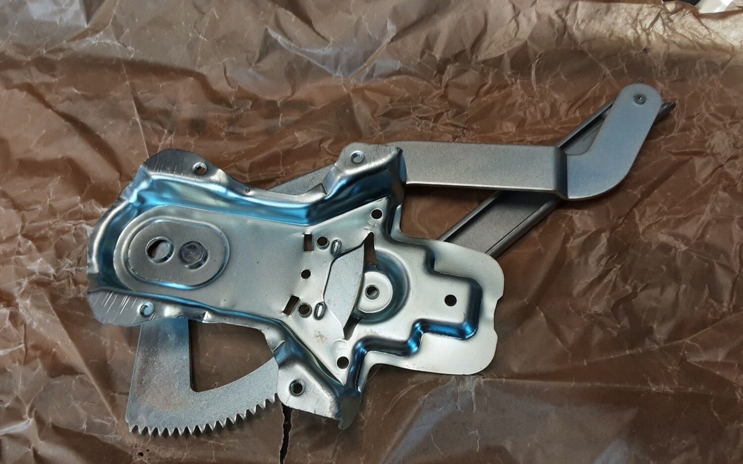LAND ROVER DISCOVERY 2 OSR WINDOW REGULATOR CVH101240
