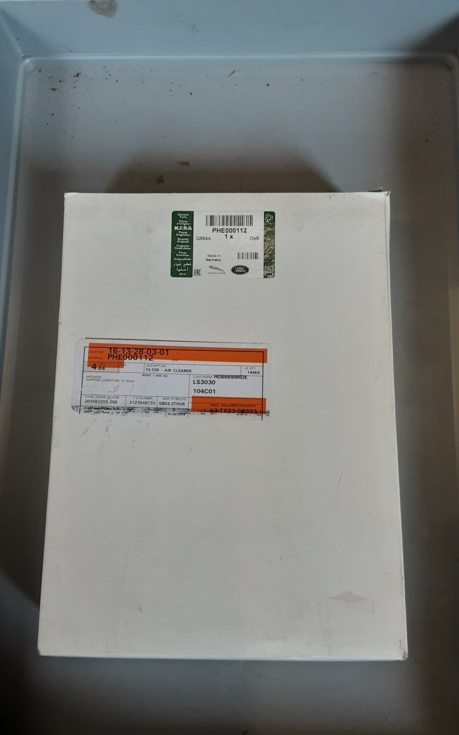 RANGE ROVER SPORT DISCOVERY 3 &4 GENUINE AIR FILTER PHE000112