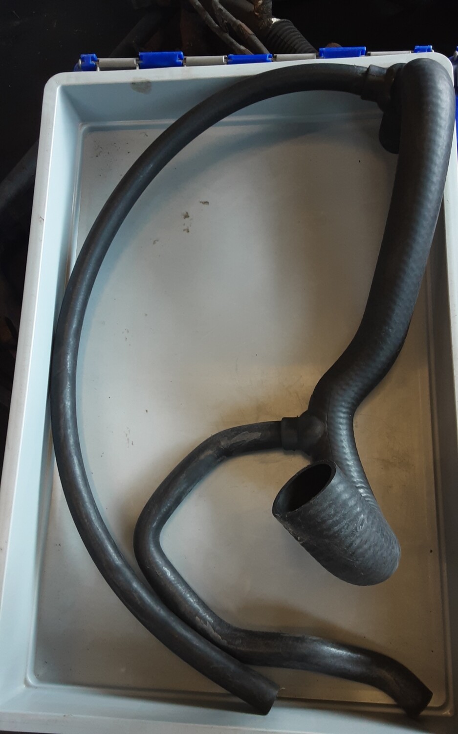 RANGE ROVER CLASSIC DISCOVERY 1 300TDI RADIATOR BOTTOM HOSE ESR3296