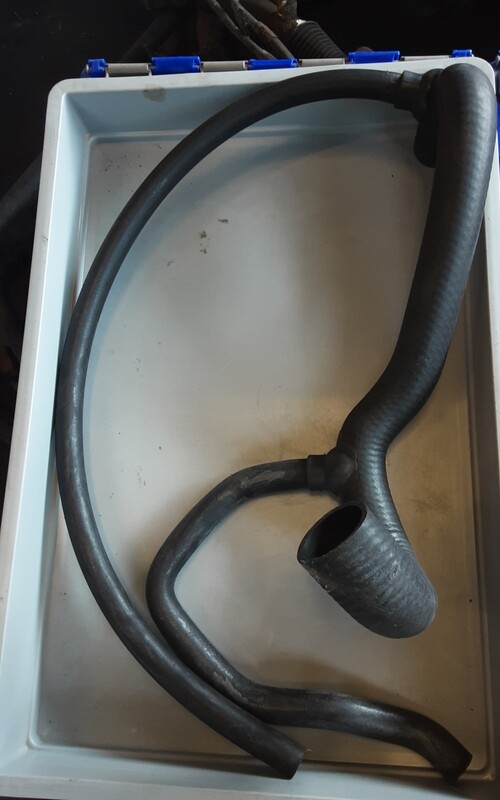 RANGE ROVER CLASSIC DISCOVERY 1 300TDI RADIATOR BOTTOM HOSE ESR3296