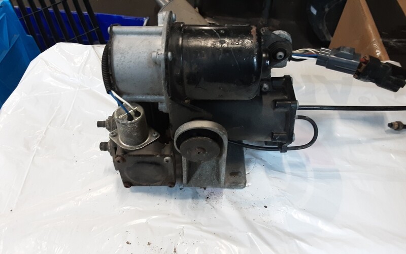 LAND ROVER DISCOVERY 3 AIR SUSPENSION LEVELING COMPRESSOR RQQ500020