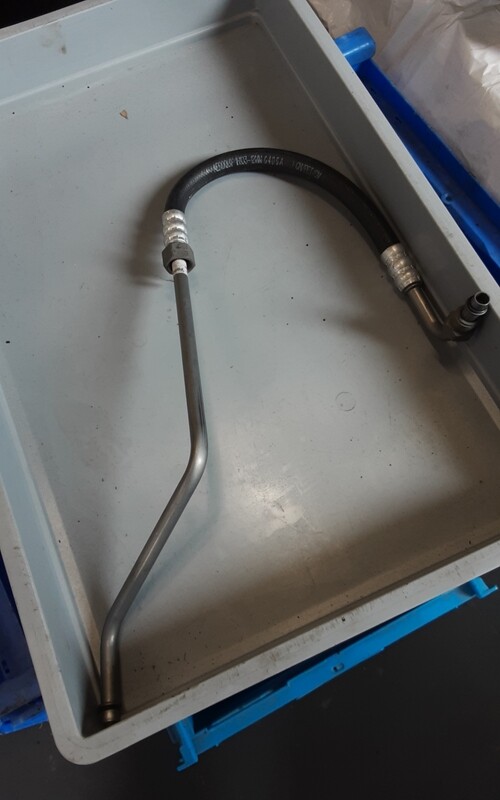 LAND ROVER DEFENDER DISCOVERY 300TDI OIL COOLER PIPE PBP500190
