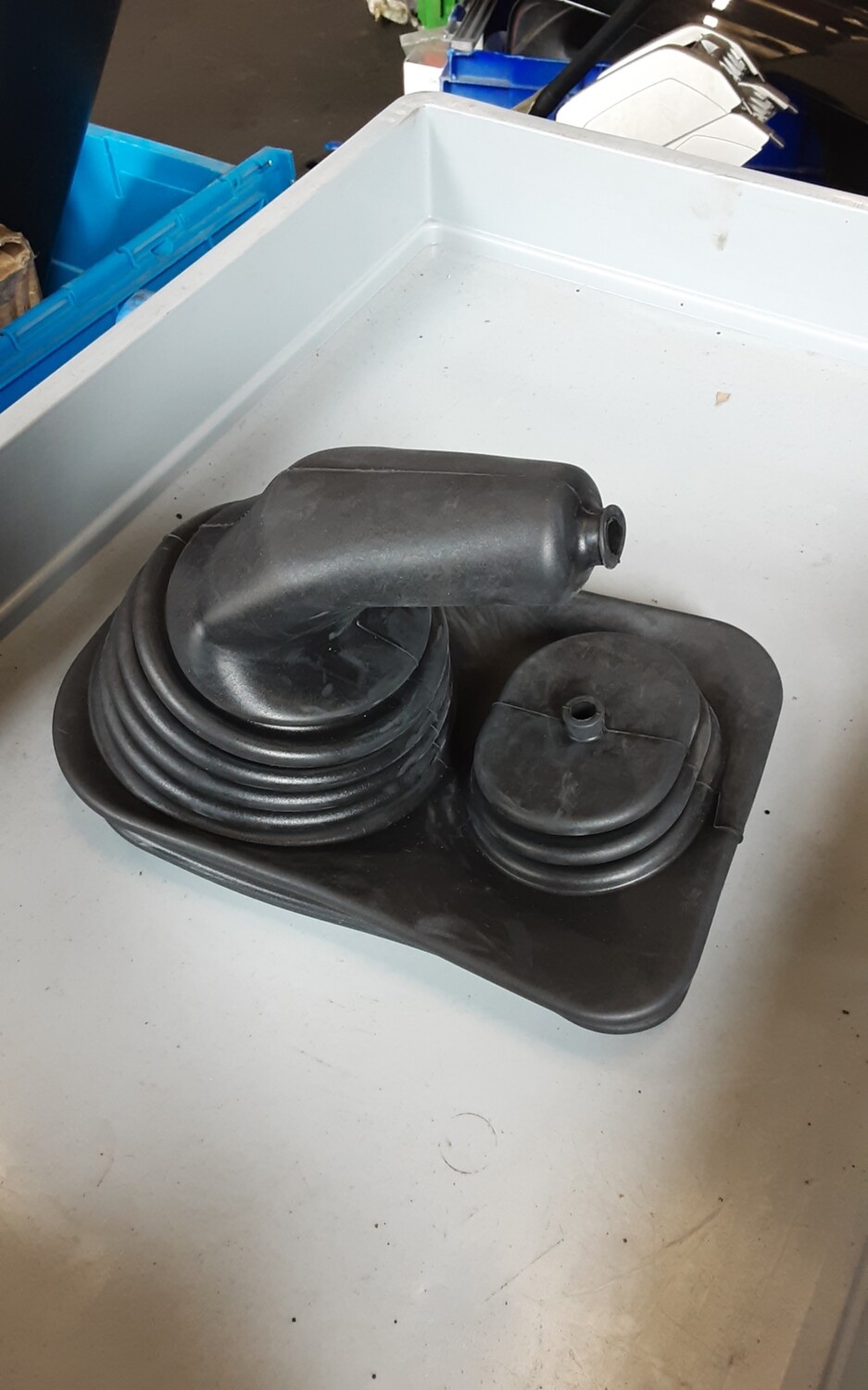 LAND ROVER DEFENDER GEAR STICK RUBBER GAITER BTR1698