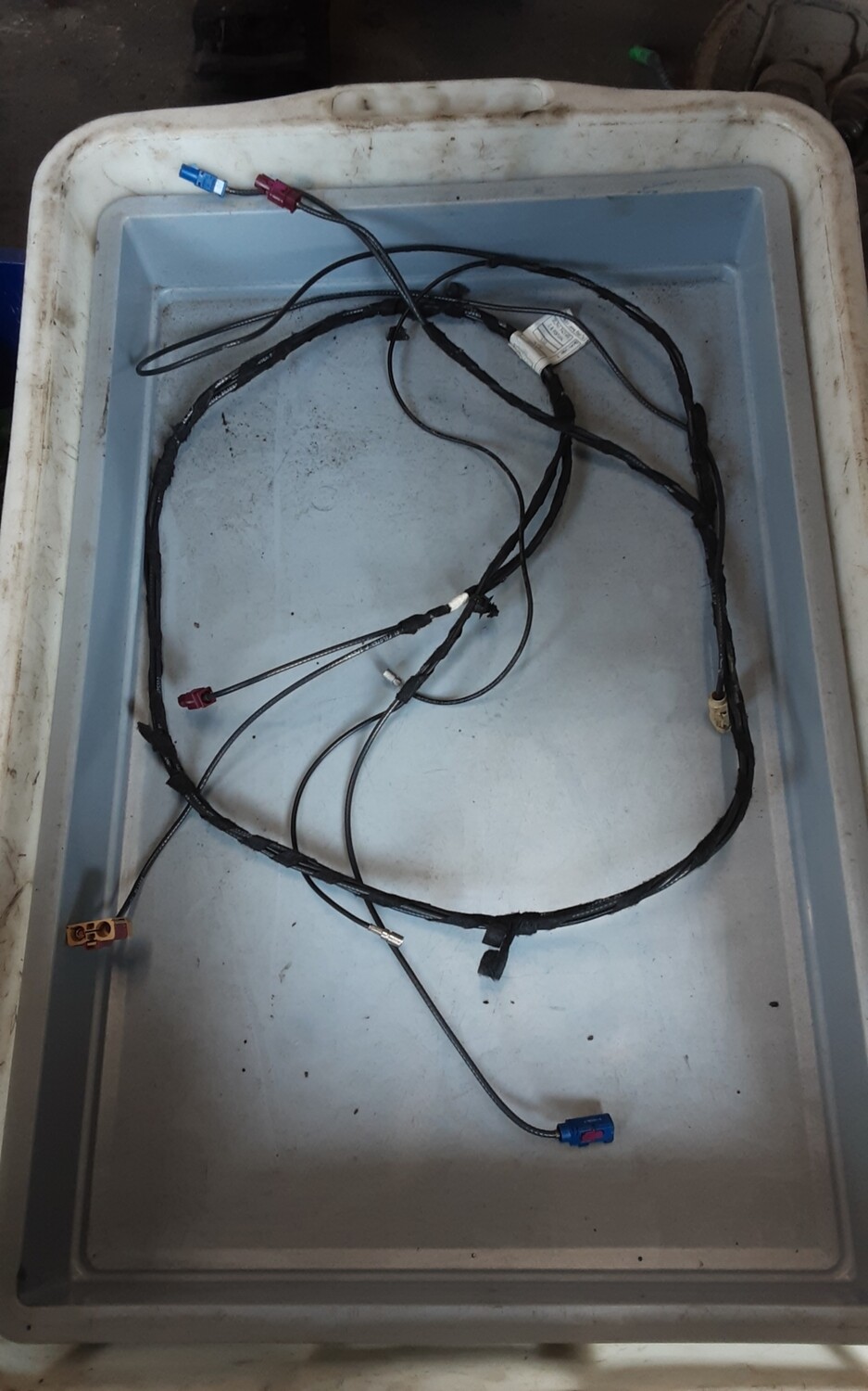 RANGE ROVER L322 TAILGATE WIRING LOOM HARNESS YMN500390