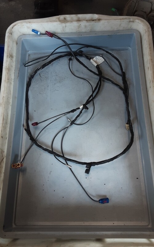 RANGE ROVER L322 TAILGATE WIRING LOOM HARNESS YMN500390