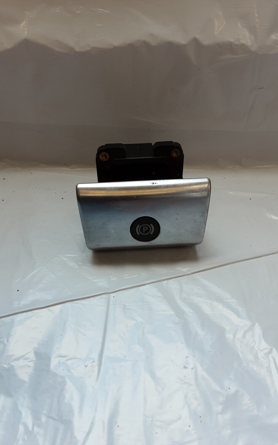 RANGE ROVER L322 HANDBRAKE SWITCH YUG500391MVM