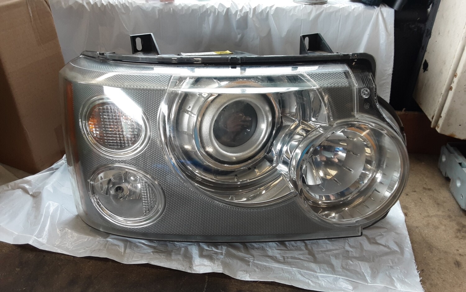RANGE ROVER L322 OSF XENON HEADLIGHT XBC501860LPO