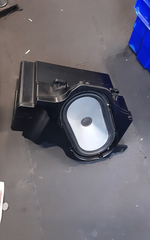 RANGE ROVER L322 HARMAN KARDON BOOT SUB WOOFER XQA500050
