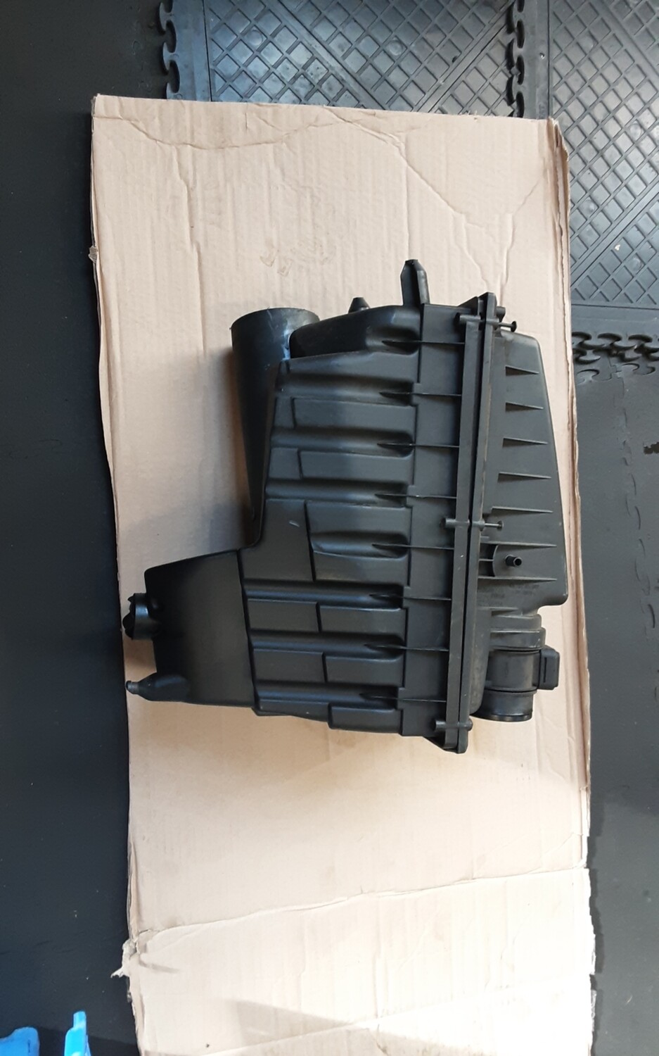 RANGE ROVER L322 TDV8 3.6 COMPLETE AIR BOX WITH MASS AIR FLOW SENSOR PHB500301