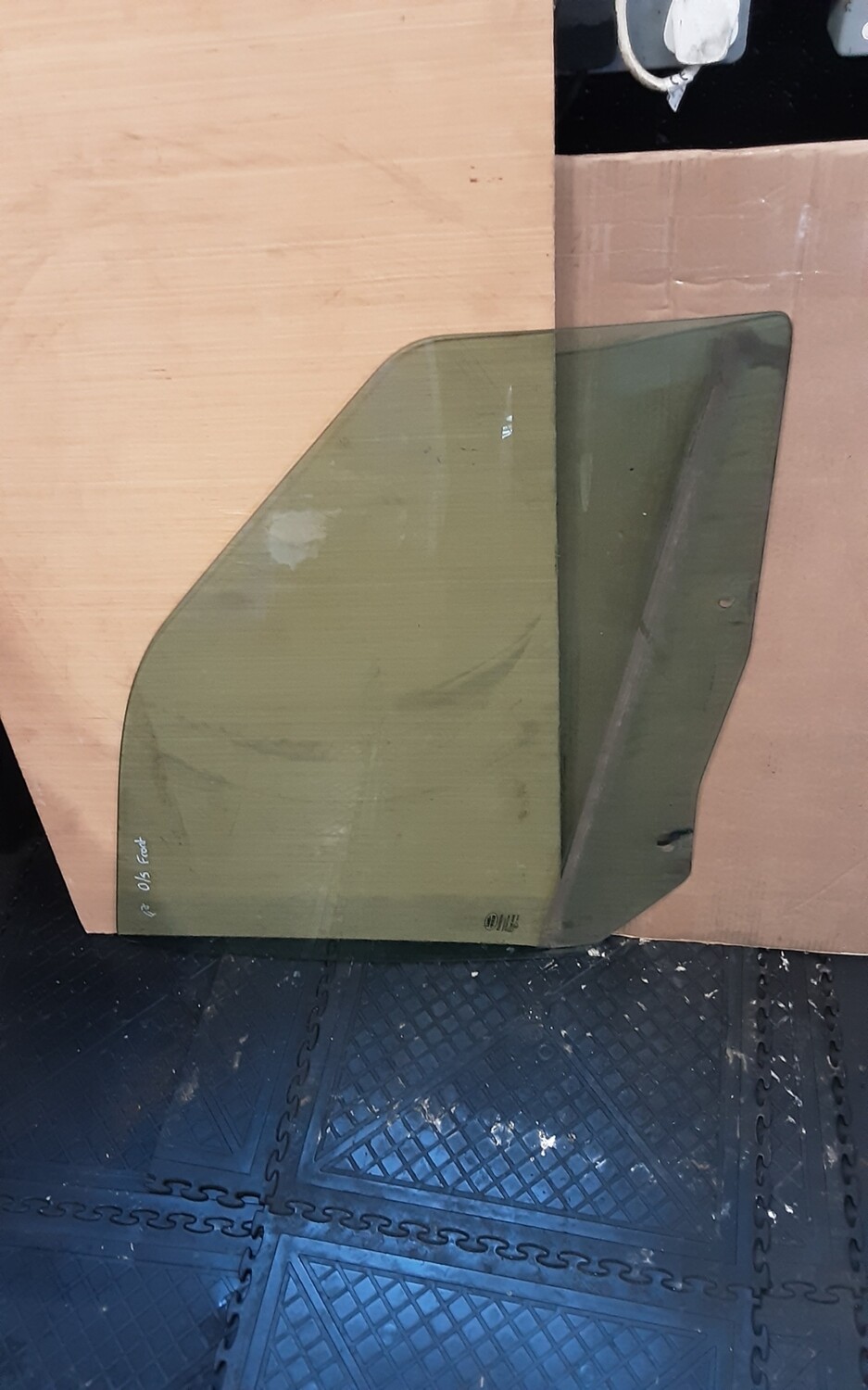 LAND ROVER FREELANDER 2 2006 OSF DRIVERS SIDE FRONT WINDOW GLASS