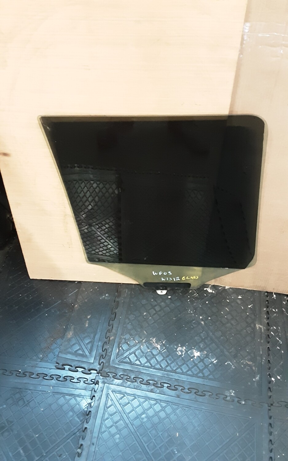 LAND ROVER FREELANDER 1 NSR PASSENGER SIDE REAR WINDOW GLASS TINTED