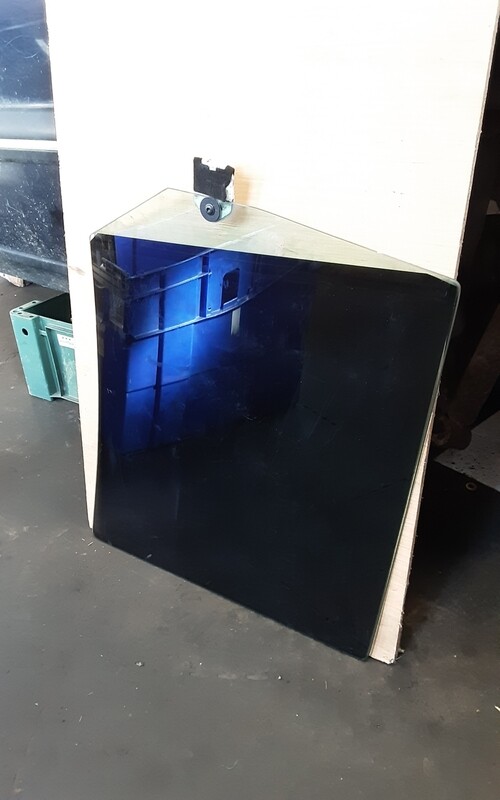 LAND ROVER DISCOVERY 3 4 OSR DRIVERS SIDE REAR WINDOW GLASS DARK TINTED