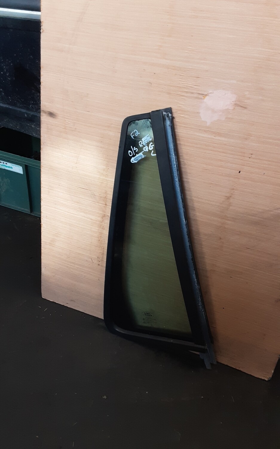 LAND ROVER FREELANDER 2 OSR DRIVERS SIDE REAR QUARTER WINDOW GLASS