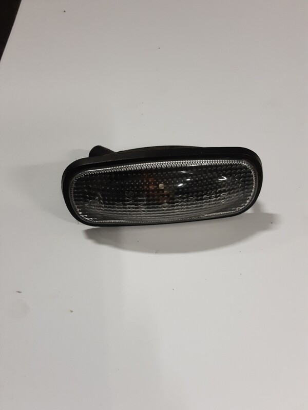 LAND ROVER FREELANDER 1 SIDE REPEATER
