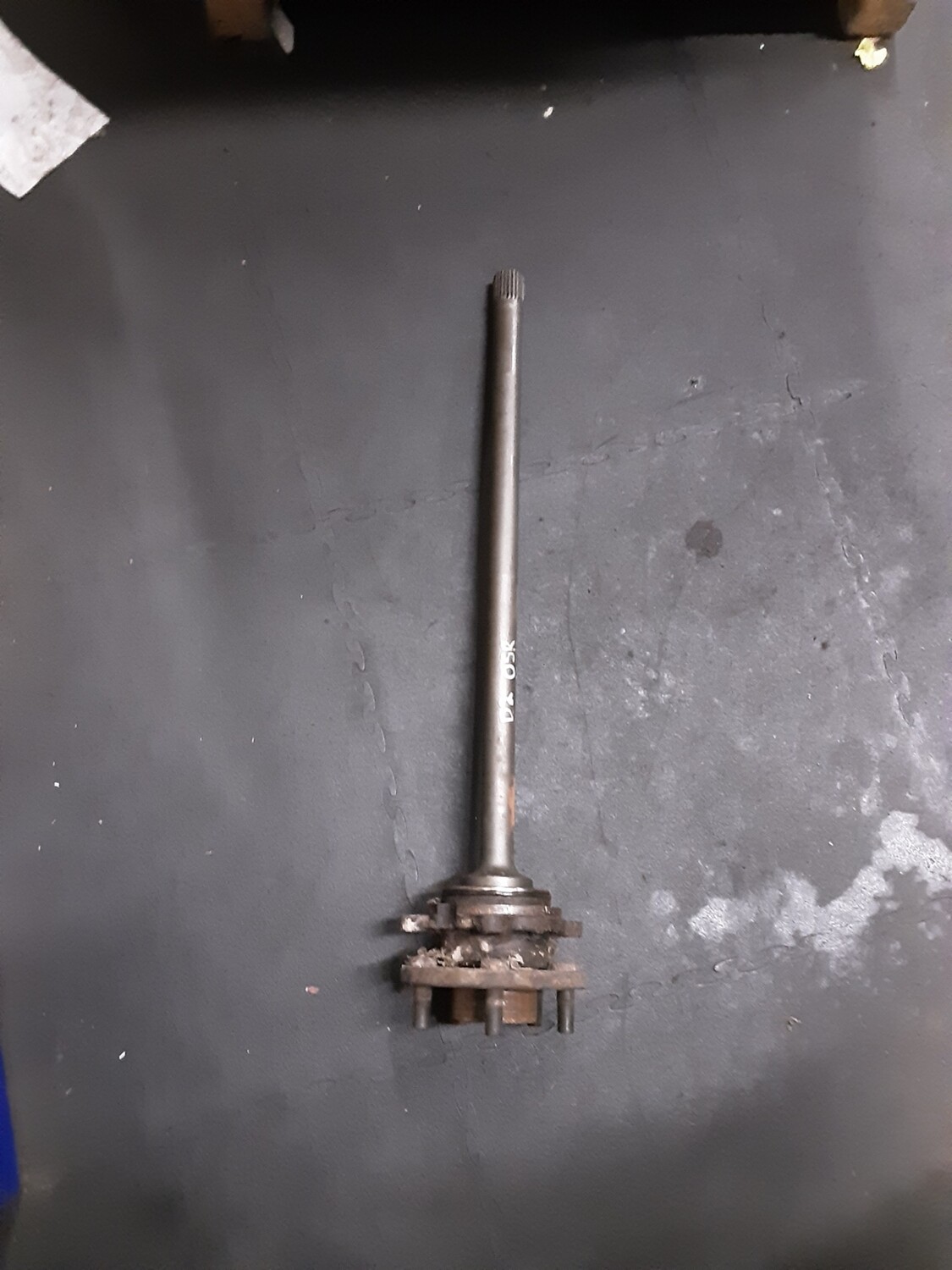 LAND ROVER DISCOVERY 2 TD5 OSR DRIVE SHAFT AND HUB