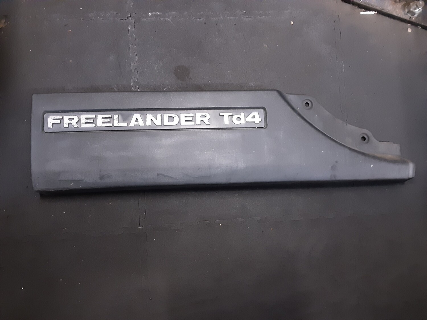 LAND ROVER FREELANDER 1 REAR LEFT PASSENGER SIDE MOULDING TRIM DGP500460