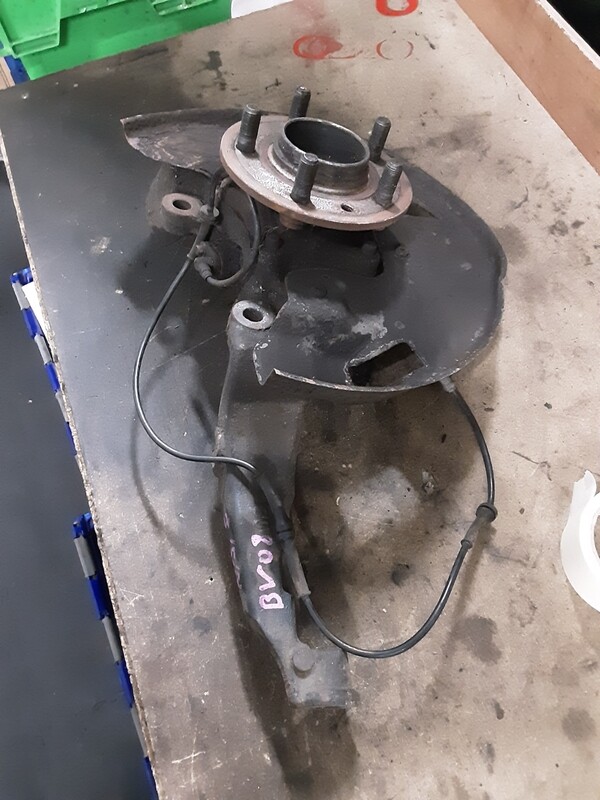 RANGE ROVER SPORT TDV8 3.6 NSF HUB WITH ABS SENSOR