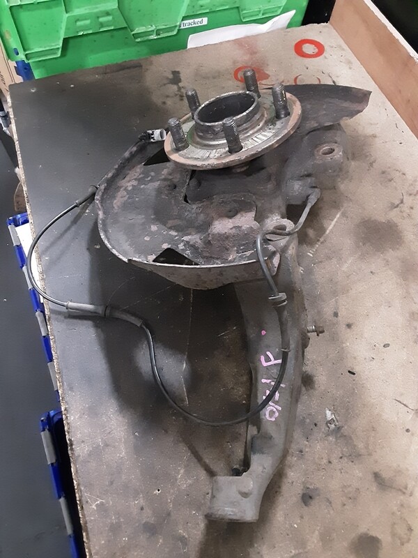 RANGE ROVER SPORT TDV8 3.6 OSF HUB WITH ABS SENSOR