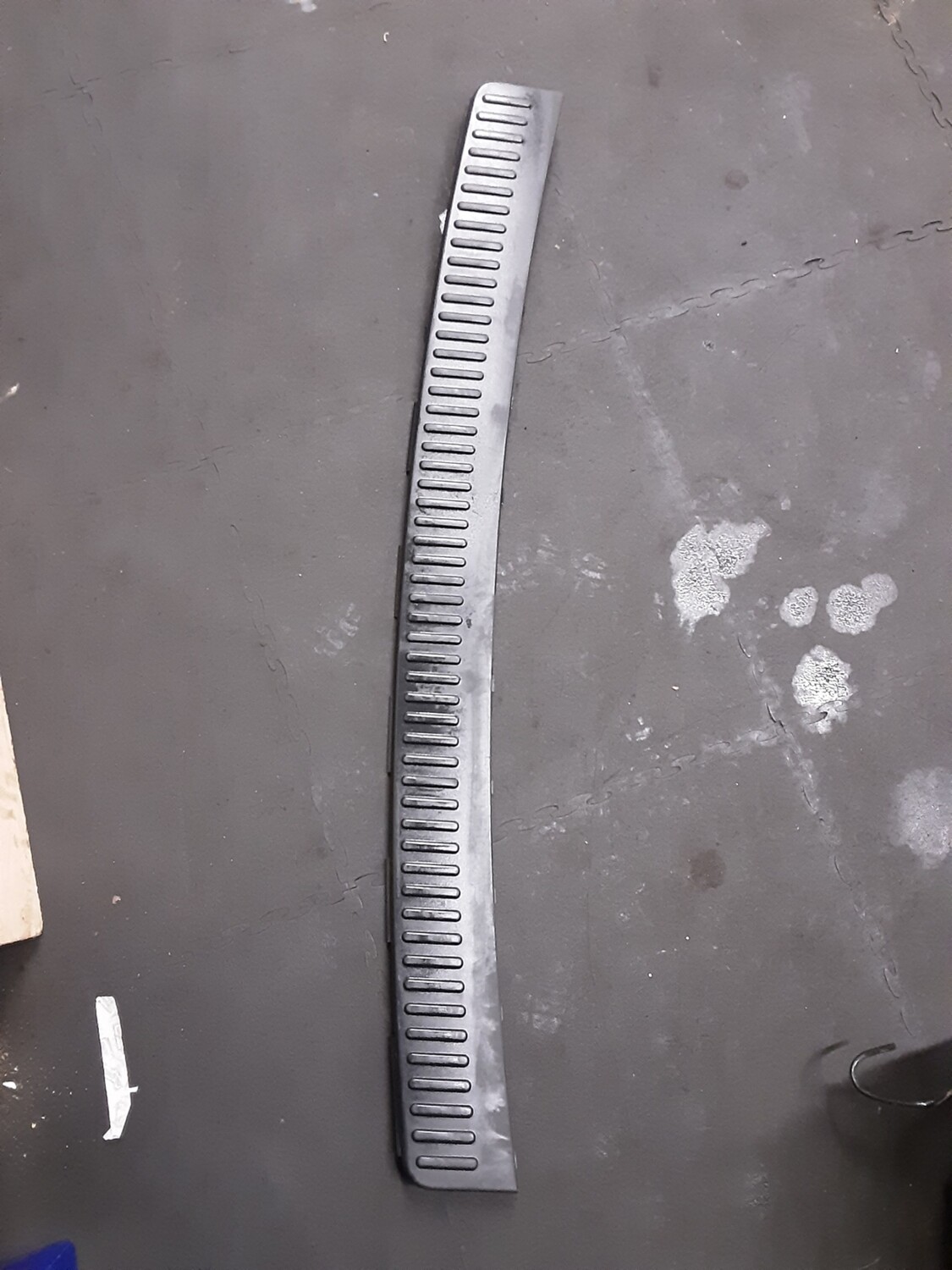 RANGE ROVER SPORT TOP REAR BUMPER COVER DOE000021XXX