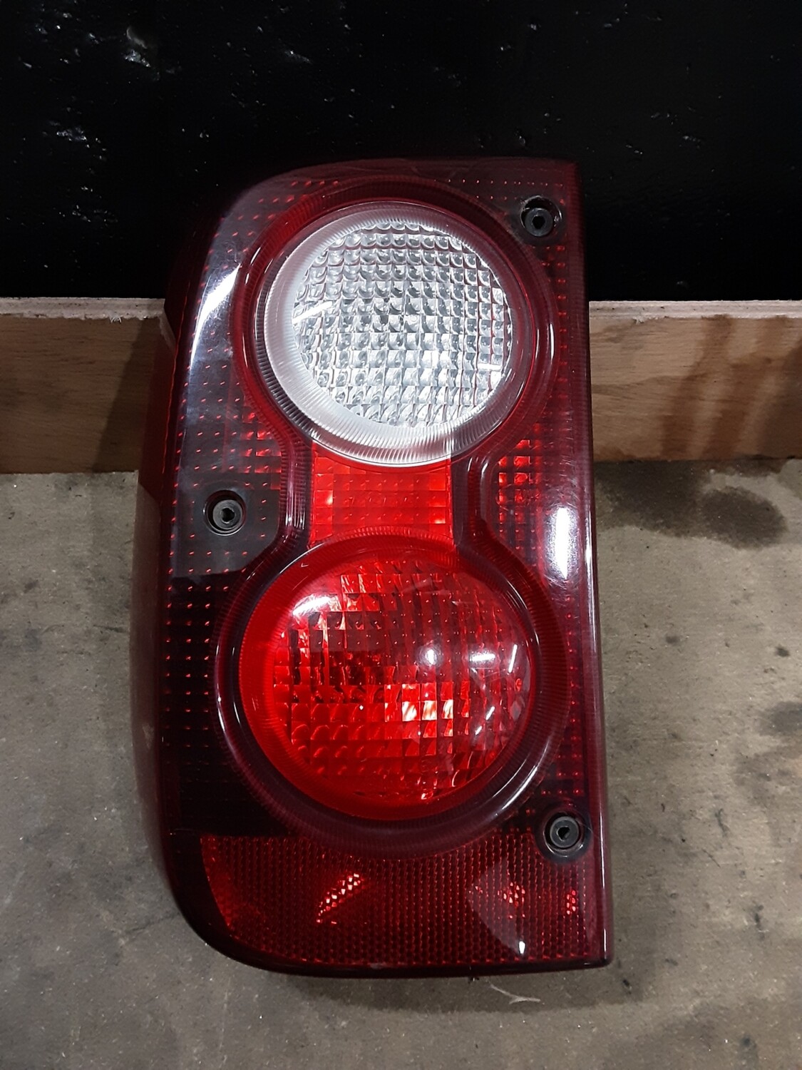 LAND ROVER FREELANDER 1 NSR PASSENGER UPPER REAR LIGHT UNIT