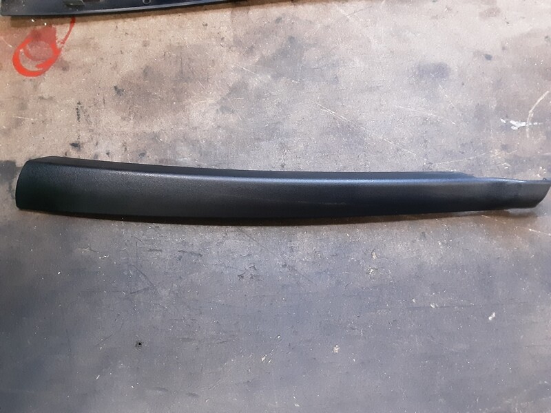 LAND ROVER FREELANDER 1 RIGHT REAR WINDOW GLASS TRIM DCD102540