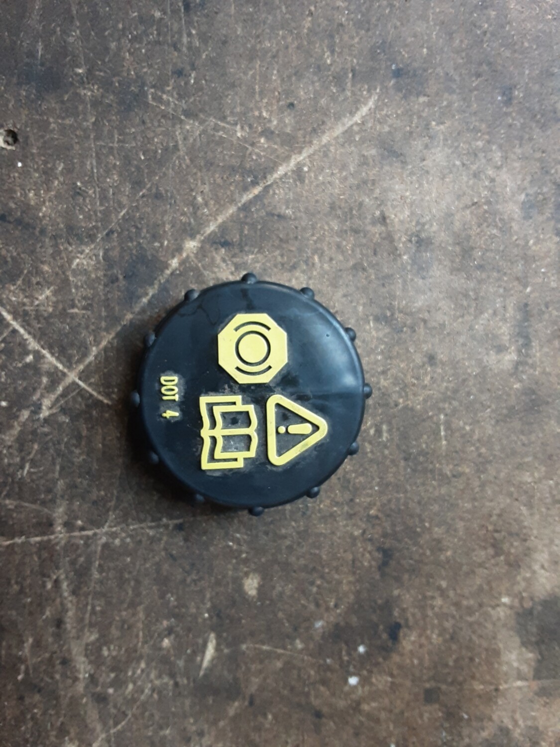 LAND ROVER FREELANDER 2 BRAKE FLUID BOTTLE CAP