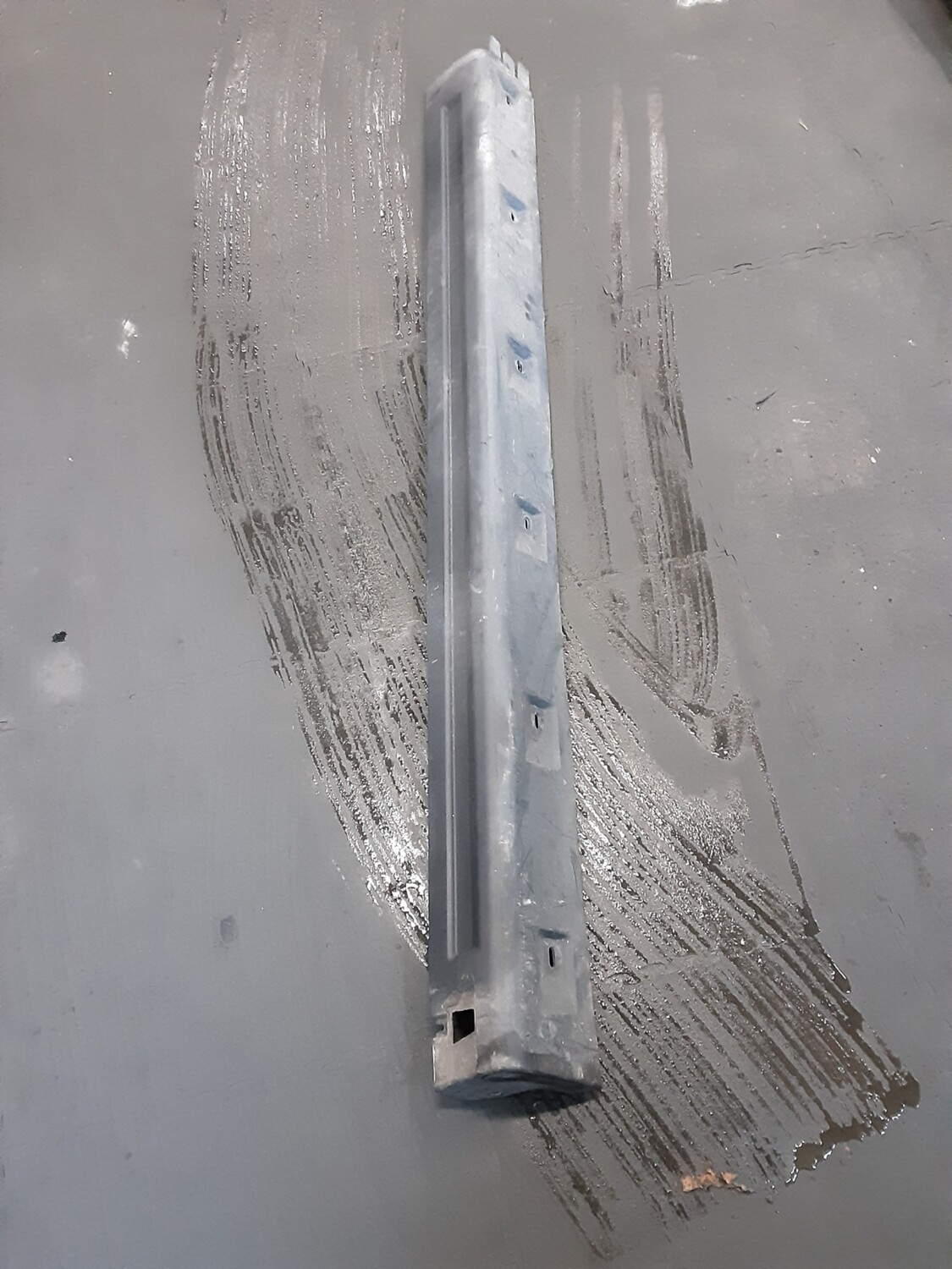 RANGE ROVER SPORT 2.7 RIGHT SIDE SIDE SKIRT SILL COVER DDJ000301