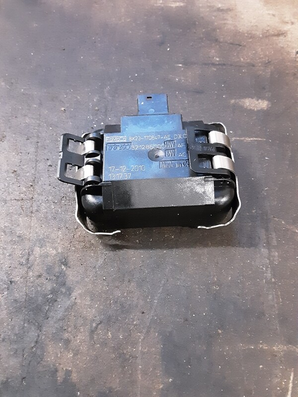 LAND ROVER FREELANDER 2 RANGE ROVER  DISCOVERY 4 SENSOR 8X23 17D547 AE