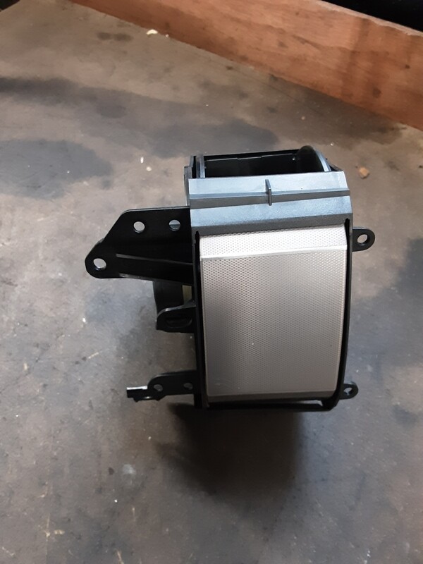 JAGUAR XF CENTRE LEFT AIR VENT 8X23 19K617 AJ