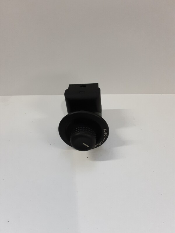 JAGUAR XF COLUMN ADJUST BUTTON SWITCH 2R83 6465 CA