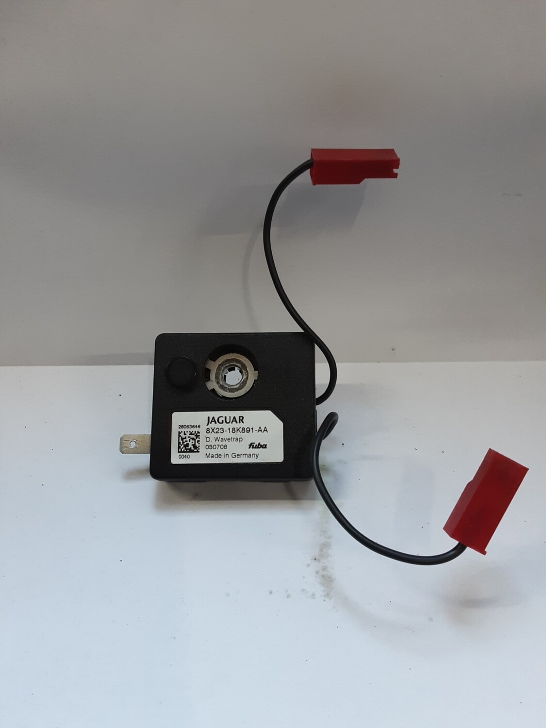 JAGUAR XF ANTENNA AMPLIFIER BOOSTER 8X23 18K891 AA
