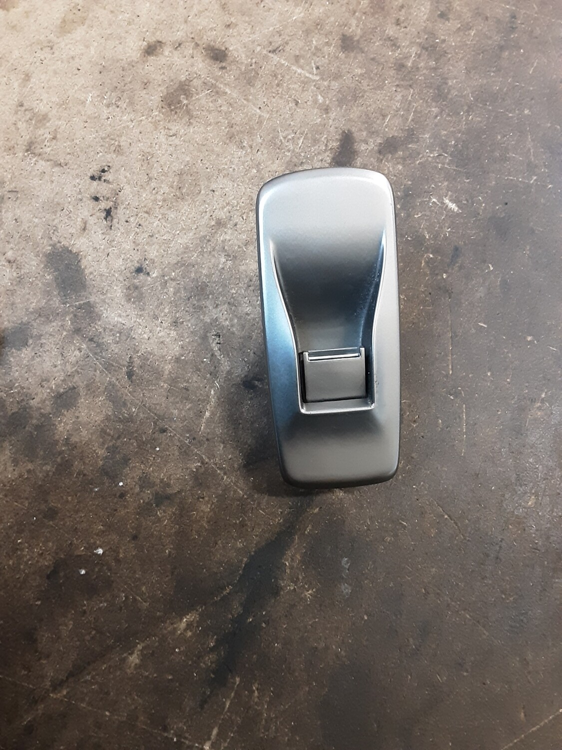 JAGUAR XF PASSENGER SIDE FRONT REAR DOOR WINDOW SWITCH 8X23 14717 AB