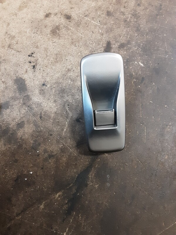 JAGUAR XF PASSENGER SIDE FRONT REAR DOOR WINDOW SWITCH 8X23 14717 AB