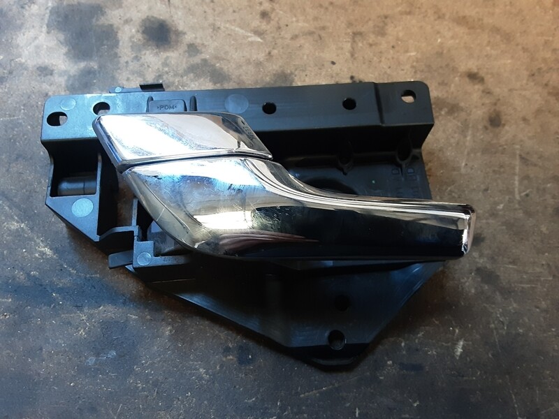 JAGUAR XF NSF PASSENGER FRONT INNER DOOR HANDLE 8X23 22601 BD